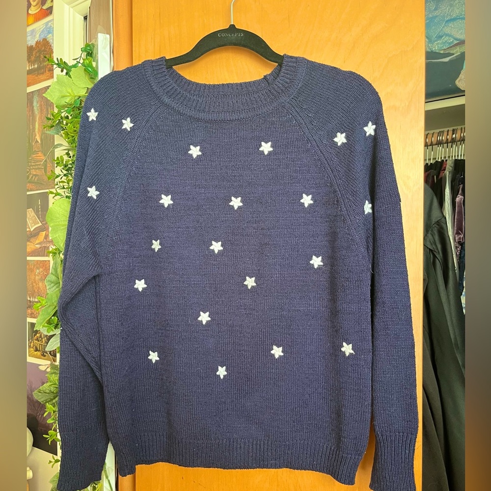 Coraline sweater navy blue with white stars
